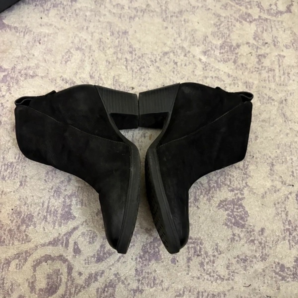 Rockport Women's Dark Suede Heeled Boots
